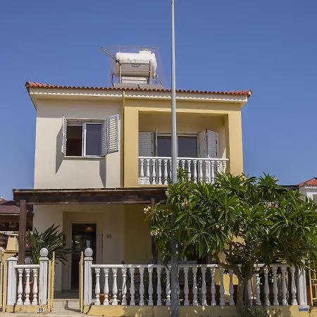 Villa Amber By The Sea